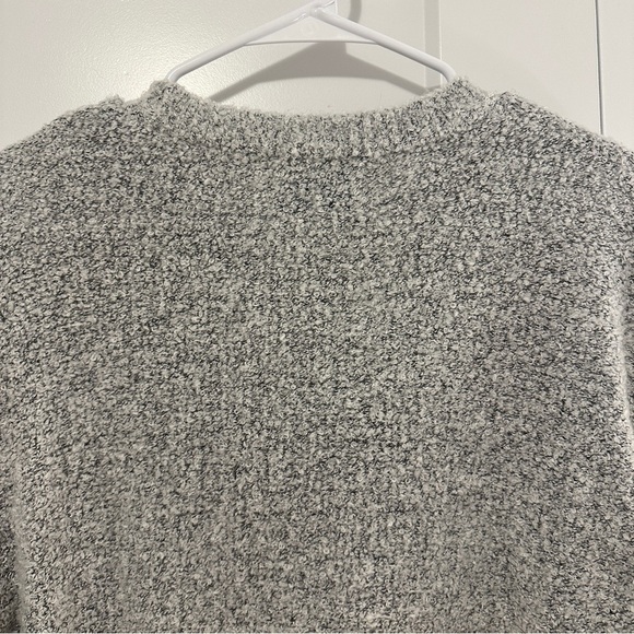 Old Navy Grey Knit Pullover Crewneck Sweater Size Small Women’s - Picture 8 of 10
